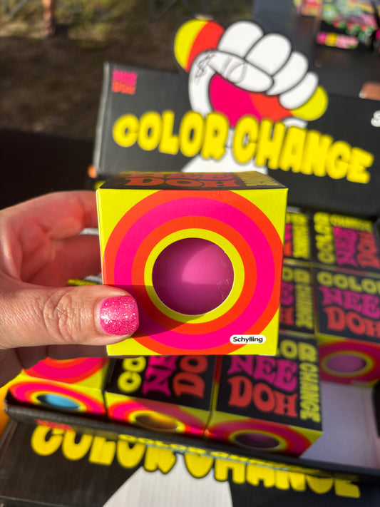 Color changing ball